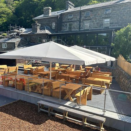 Grapes Hotel, Bar & Restaurant Snowdonia Nr Zip World Blaenau Ffestiniog Exterior foto